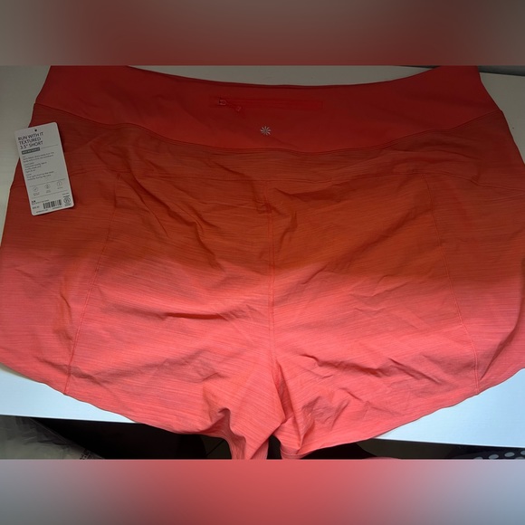Athleta Textured Run With It 3.5” shorts - Picture 3 of 10